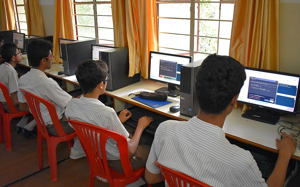 Computer & online-test lab